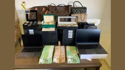 Desarticulado un grupo dedicado a robar mercancía de Amazon durante trayectos internacionales