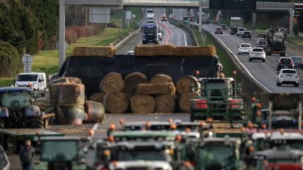 Fenadismer pide que se garantice la circulación de camiones ante los bloqueos de los agricultores franceses