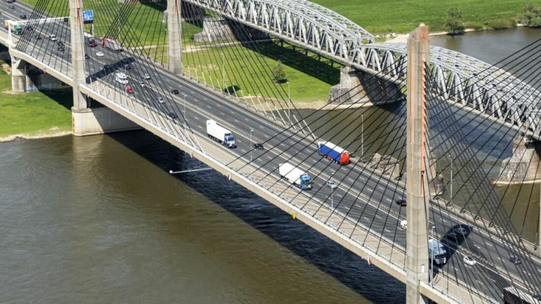 IRU, ACEA y T&E instan a la CE a garantizar la financiación para la infraestructura de recarga de camiones