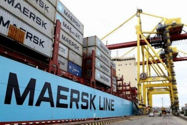 Maersk piensa en volver a Suez pero Yemen sigue siendo violento