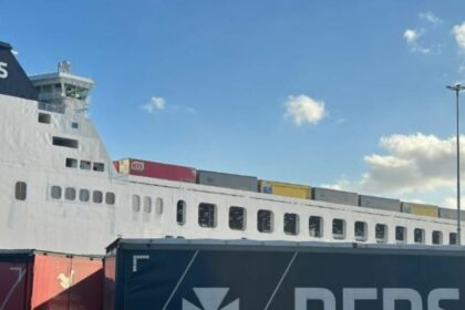 LIT Speditions GmbH amplía su negocio de transporte a Gran Bretaña y adquiere 440 megatráilers