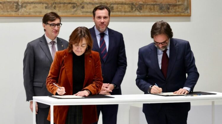 Óscar Puente y Salvador Illa presiden la firma entre los socios de la nueva operadora Rodalies de Catalunya