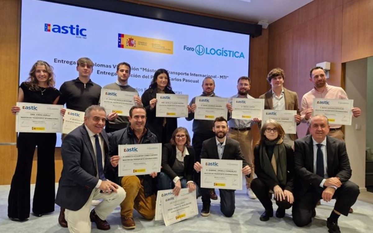 Premios ‘Carlos Pascual’ a los TFM del Máster en Transporte Internacional. Foto: ASTIC Premios ‘Carlos Pascual’ a los TFM del Máster en Transporte Internacional