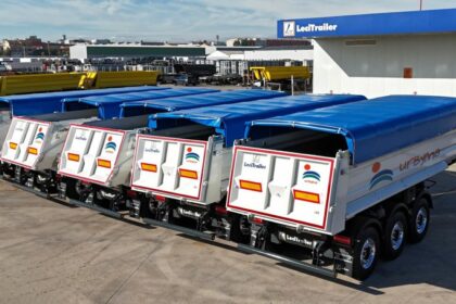 Urbyma incorpora a su flota 8 semirremolques basculantes Lecitrailer