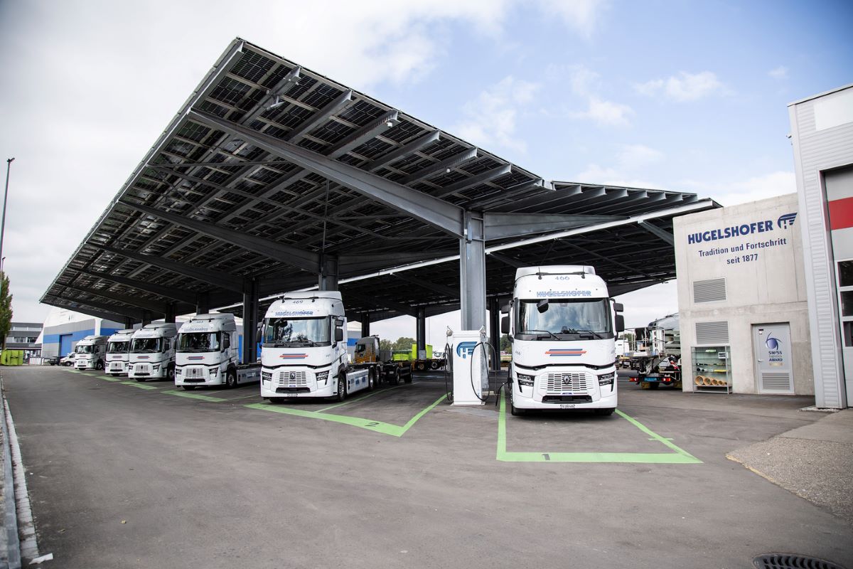 El Renault Trucks E-Tech T demuestra su rendimiento recorriendo más de 1.000 kilómetros en 24 horas. Foto: Renault Trucks El Renault Trucks E-Tech T demuestra su rendimiento recorriendo más de 1.000 kilómetros en 24 horas