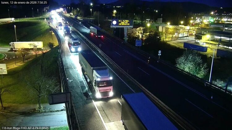Retenciones de camiones en la AP-8 en Biriatu tras la reapertura de la A-63