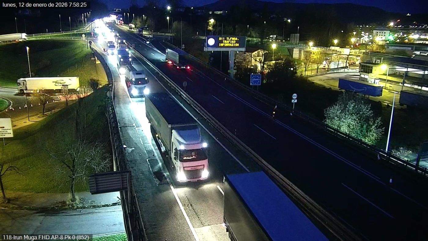 Retenciones de camiones en la AP-8 en Biriatu tras la reapertura de la A-63