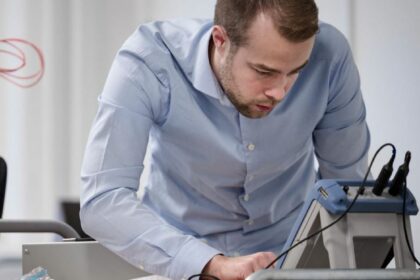 Adam Jenåker habla sobre las innovaciones de IA que están cambiando el transporte en Scania