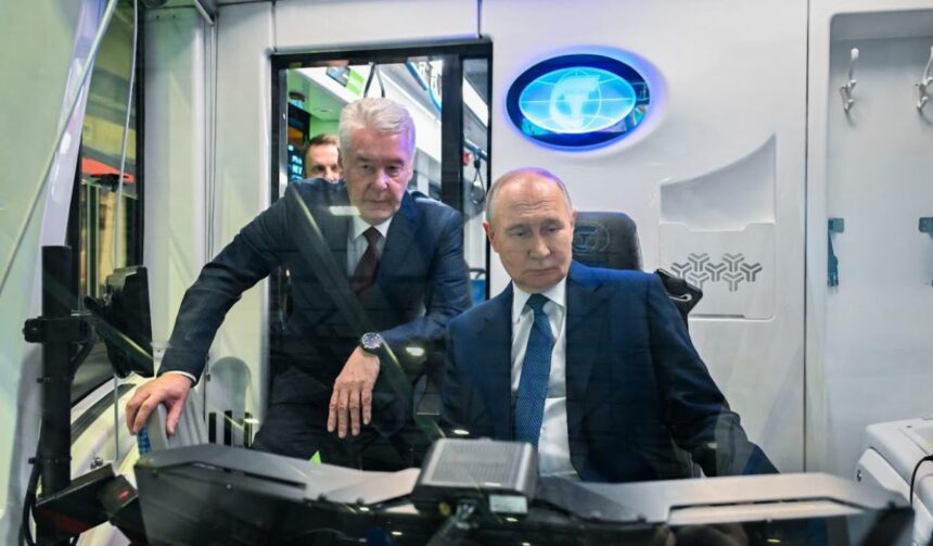 Comienzan las pruebas del primer tren sin conductor de Rusia en el metro de Moscú