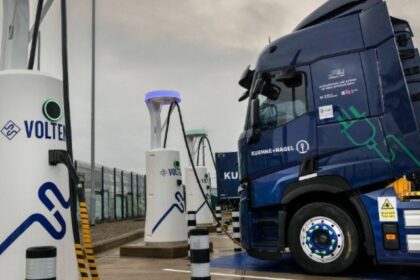 Voltempo y Kuenhe+Nagel inauguran un centro de carga de camiones eléctricos en Reino Unido