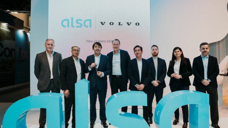 Volvo Buses realiza la entrega oficial a Alsa de dos nuevos autobuses B13R