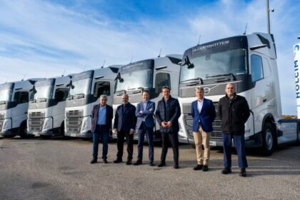 Volvo Trucks entrega 30 camiones Volvo FH 500 CV I-Save para la creación de la flota propia de Holcim