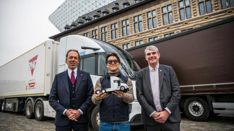 Windrose elige el Puerto de Amberes-Brujas para el montaje de sus camiones eléctricos en Europa