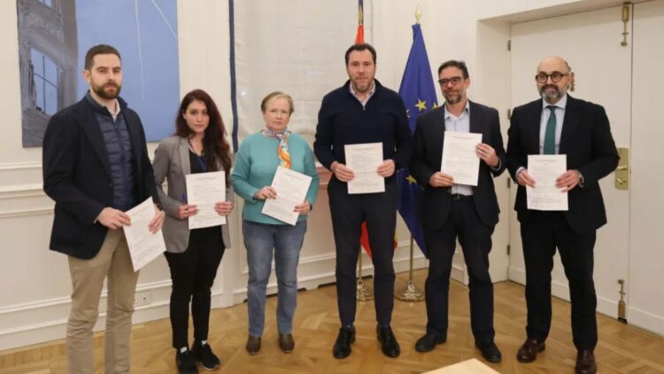 Acuerdo de Transportes y sindicatos ferroviarios para incrementar la inversión en mantenimiento y empleo