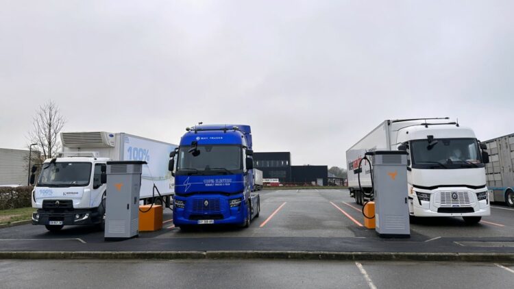 En Francia ya se pueden recargar los camiones eléctricos en el aparcamiento del restaurante