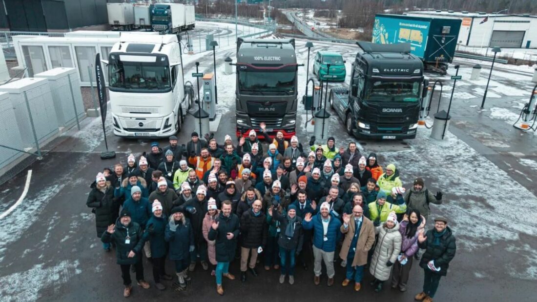 Prueban la carga de camiones eléctricos a temperaturas bajo cero. Foto y vídeo: Kempower Prueban la carga de camiones eléctricos a temperaturas bajo cero