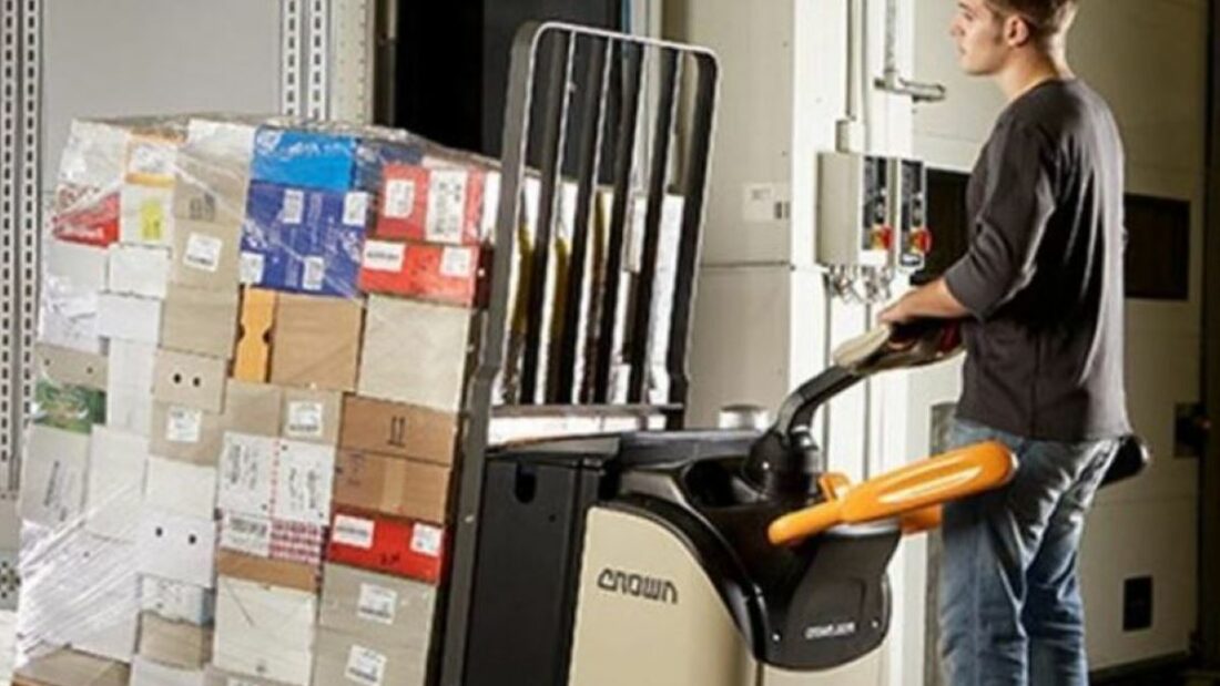 Rumanía aprueba una ley que prohíbe cargar o descargar a los camioneros