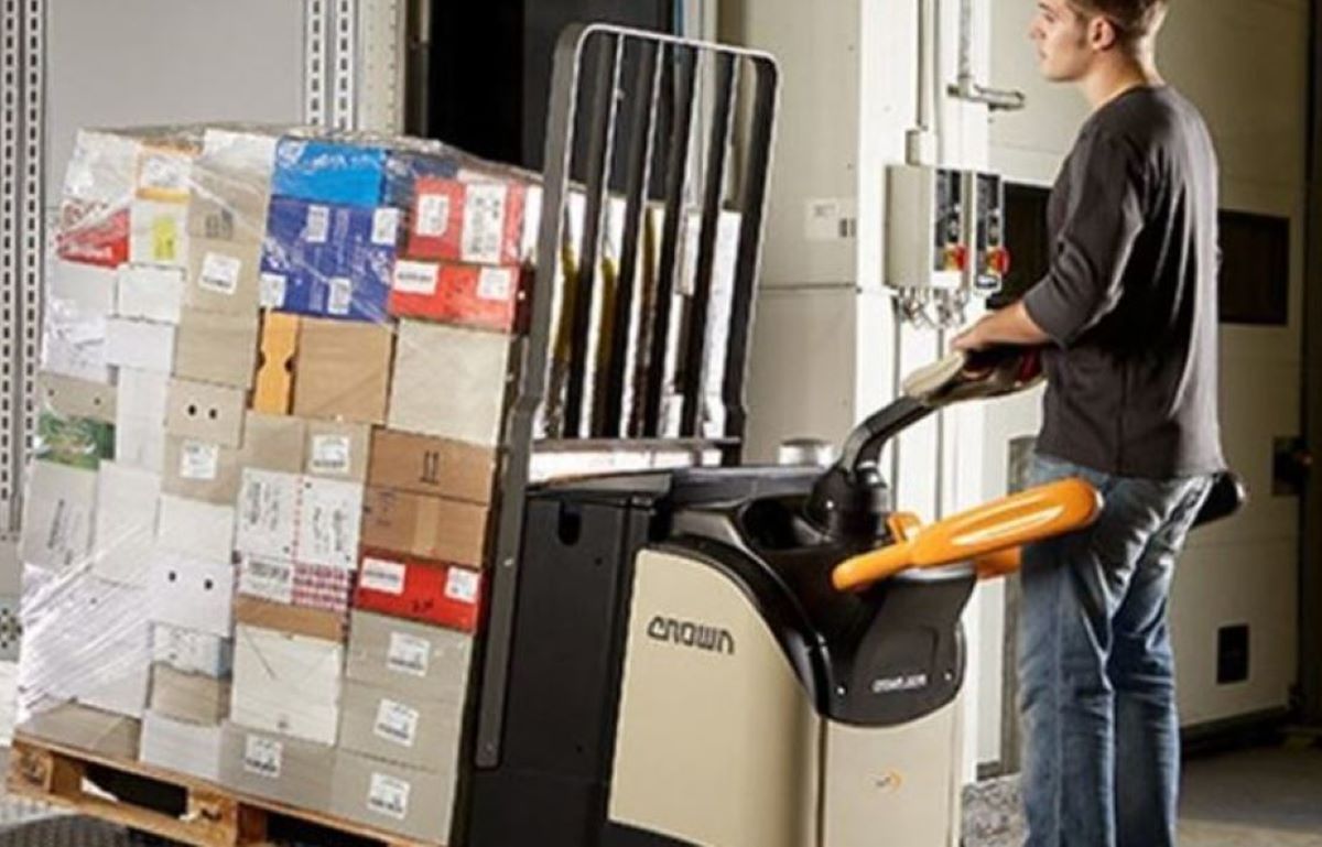 Rumanía aprueba una ley que prohíbe cargar o descargar a los camioneros