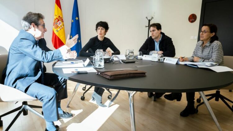 Carmelo González pide al Gobierno agilizar la regulación de conductores extranjeros