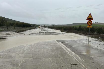 Más de 168 carreteras cortadas y la DGT pide evitar desplazamientos