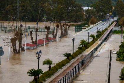 Más de 150 carreteras cortadas por inundaciones y desprendimientos por las lluvias