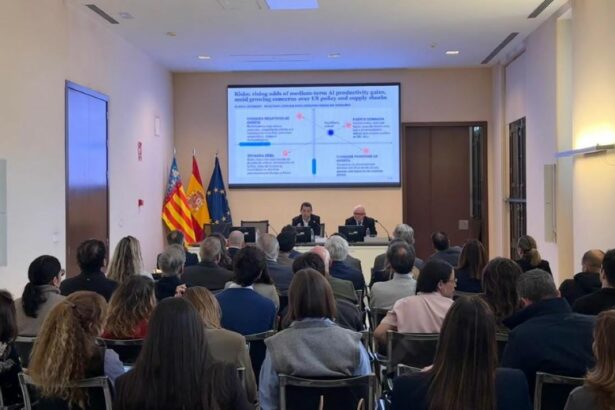 Expertos de la Cátedra Valenciaport UV apuntan a más protagonismo de las rutas europeas