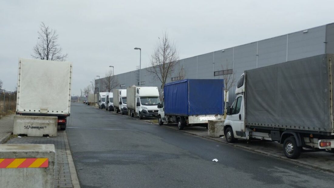 "Hay días que conduzco 21 horas": el drama de los conductores de furgonetas
