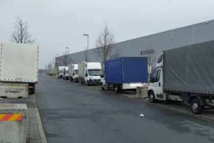 "Hay días que conduzco 21 horas": el drama de los conductores de furgonetas