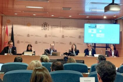 CONFEBUS traslada a los directores generales de transporte el papel estratégico del autobús