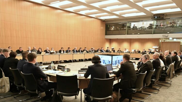 IRU ayuda a implementar la reforma de cuotas para el transporte transfronterizo por carretera