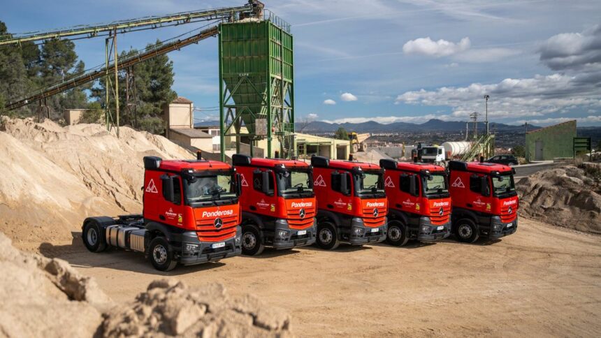 Canteras La Ponderosa recibe 5 Mercedes-Benz Actros 1845 LS