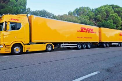 DHL eCommerce Spain refuerza su red de transporte con nuevas rutas Mega y Dúo Tráiler