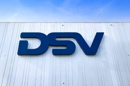 DSV supera los 1.170 millones de facturación en España, consolidando su posición en el sector