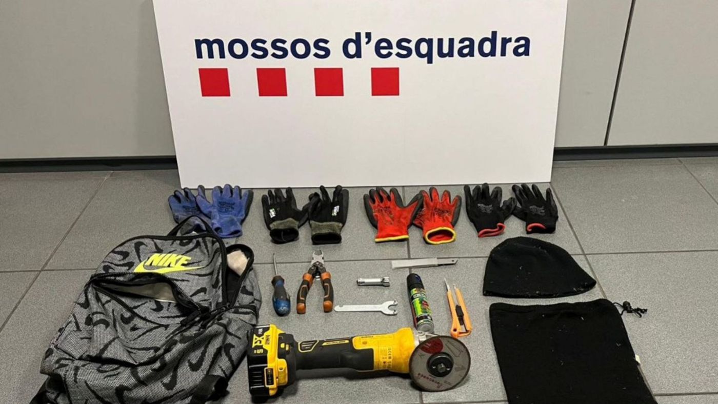 Detenido en el área de servicio de Llinars por robos de mercancías en camiones