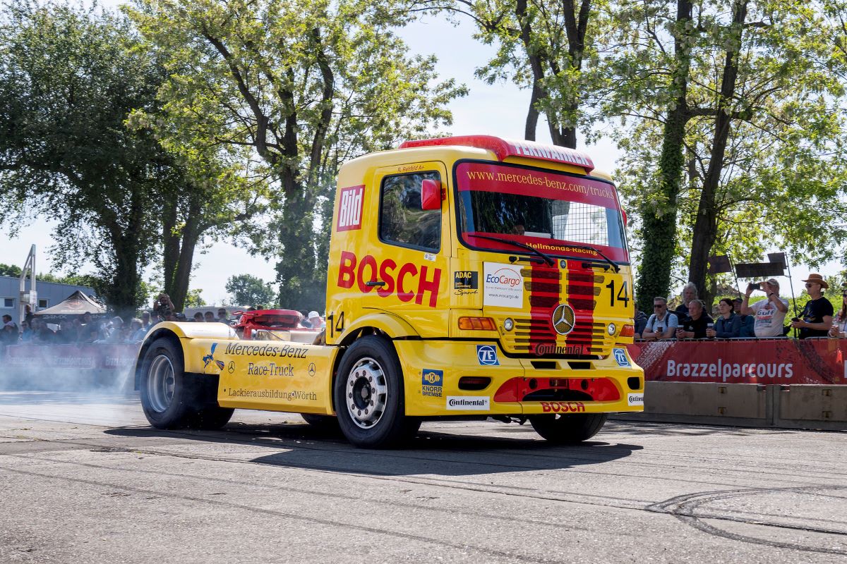 EXPOSICIONMERCEDESBENZCAMIONES5