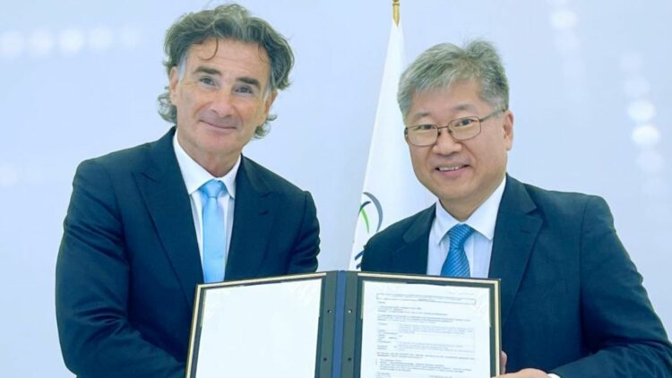 IRU e ITF firman un nuevo acuerdo de cooperación para la Cumbre del Transporte de 2026