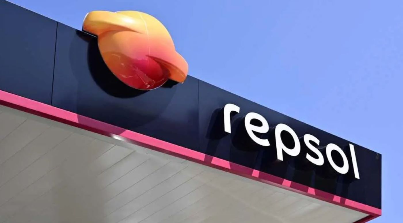 Repsol y Petronor siguen teniendo el precio medio del gasóleo más caro de las 10 cadenas de gasolineras