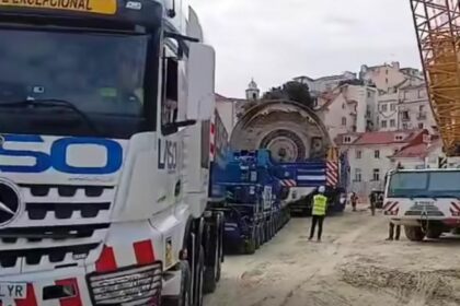 Un transporte especial del 637 toneladas