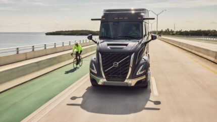 Volvo Trucks inicia la producción en EE. UU. del nuevo Volvo VNR
