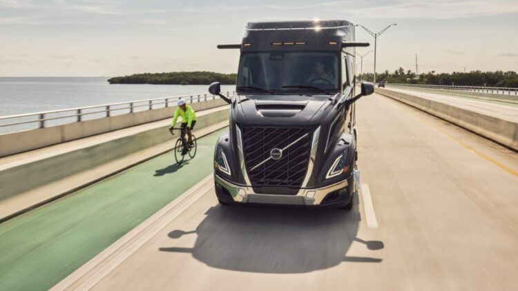 Volvo Trucks inicia la producción en EE. UU. del nuevo Volvo VNR