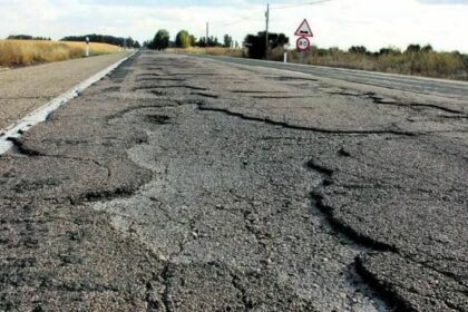 El deterioro de carreteras y arcenes afecta a la prestación y seguridad de las empresas de auxilio