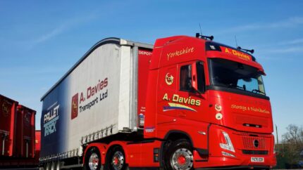 A. Davies Transport incorpora 15 Volvo FH Aero para el transporte en todo el país