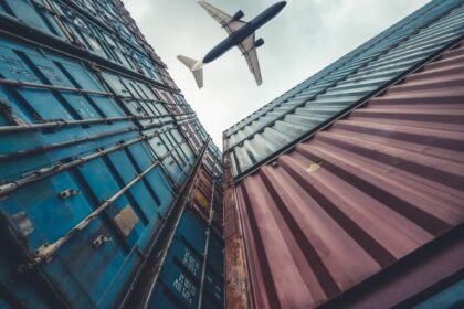 Los precios se disparan tras los ataques a la infraestructura energética del Golfo