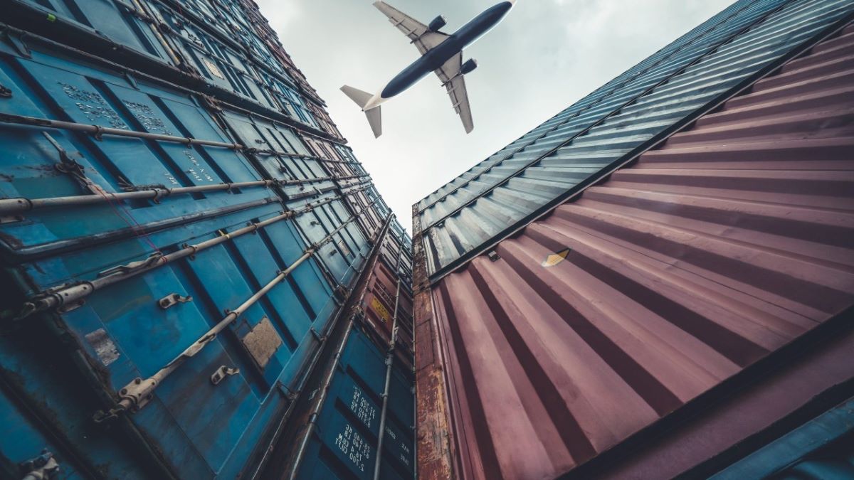 Los precios se disparan tras los ataques a la infraestructura energética del Golfo