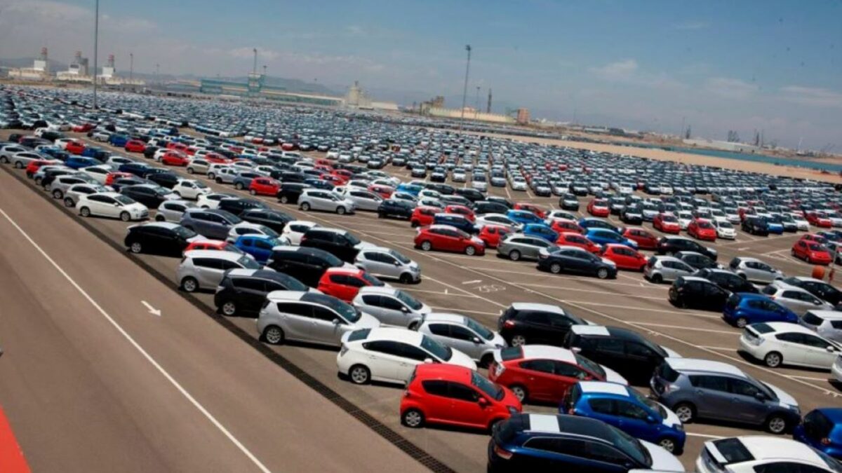 Los trabajadores del centro logístico de Toyota del Puerto de Sagunto anuncia huelga del 30 de marzo al 2 de abril. Foto de archivo Los trabajadores del centro logístico de Toyota del Puerto de Sagunto anuncia huelga del 30 de marzo al 2 de abril