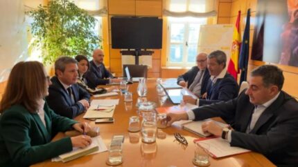 Acuerdos entre el Ministerio de Transportes y el CNTC en la reunión de hoy