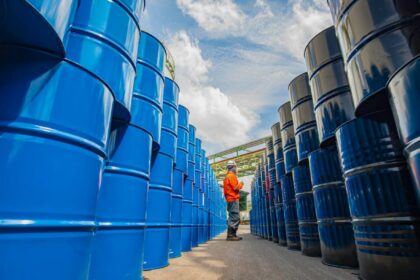 La Comisión Europea pide que los países coordinen medidas para garantizar el suministro de combustibles