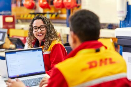 DHL Supply Chain despliega la plataforma SOFTBOT de SVT Robotics en su red global de almacenes