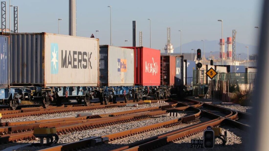 La paradoja del ferrocarril español: Inversiones millonarias y trenes parados