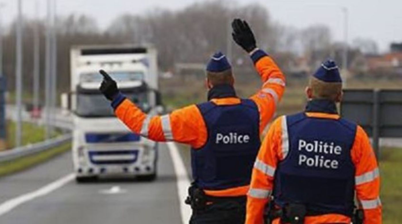La policía belga interviene ante el gran tráfico de camiones por el gasóleo más barato